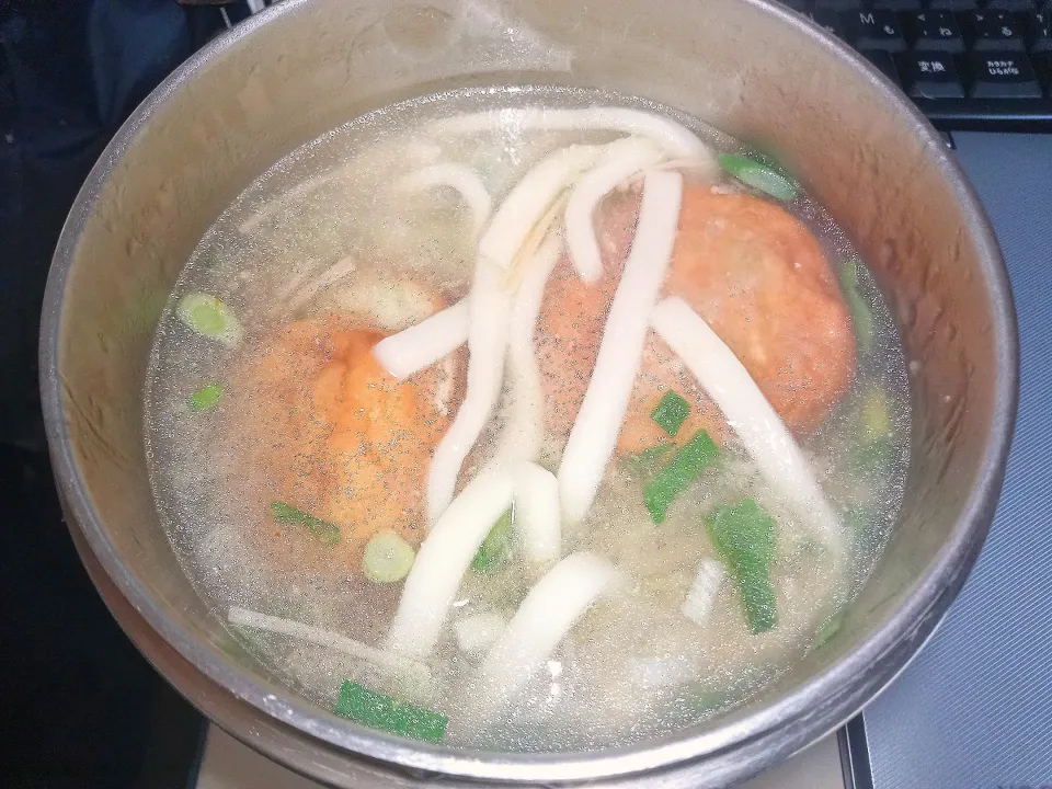 みぞれ仕立てのなめ茸と肉そぼろ入りとろみ付き魚河岸揚げうどん|darkbaronさん