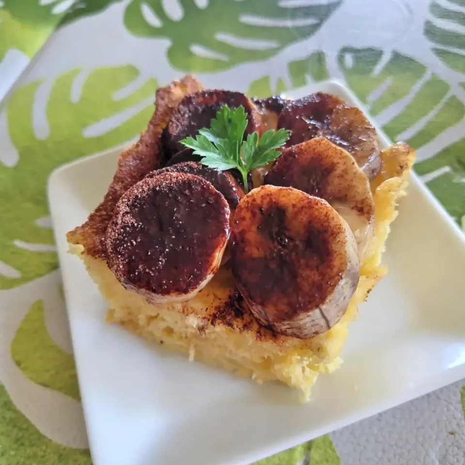 🍌バナナ、卵、小麦粉、ベーキングパウダーの簡単即席ケーキです✨ココアもパラリ🍀|rikako♪。.:＊さん