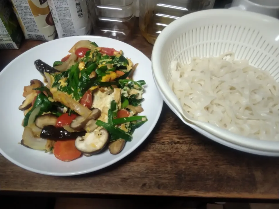 具だくさんなにら玉と冷やしうどん|にんにくと唐辛子が特に好き❤️(元シャリマー)さん