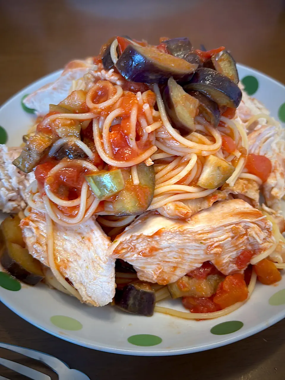 茄子のトマトソーススパゲティ、鶏むね肉のグリル添え|masaさん