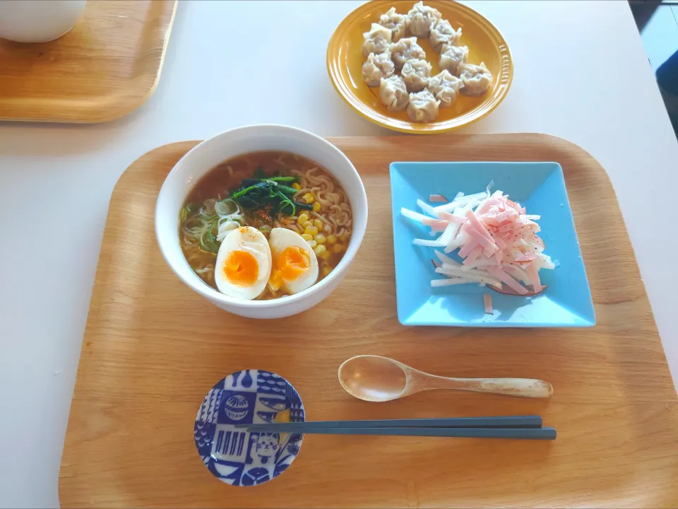 今日の昼食　サッポロ一番味噌ラーメン|pinknari🐰🌈さん