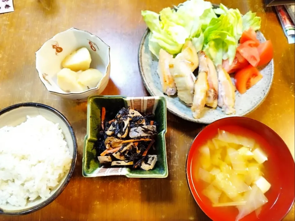 鶏手羽中塩麹焼き、ひじきの煮物、じゃがいも醤油煮|りりこさん