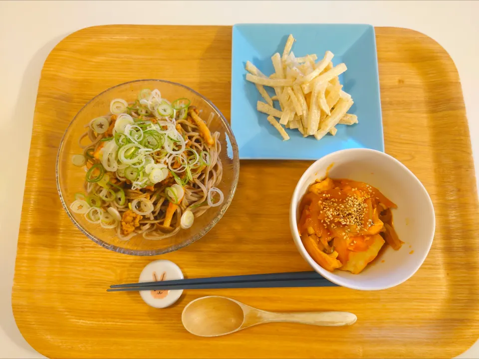 今日の夕食　肉味噌蕎麦、大根サラダ、豆腐チョリム|pinknari🐰🌈さん