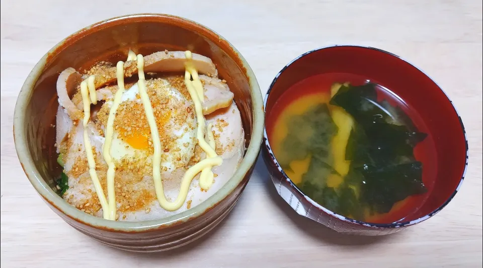 2025  0320　鶏ハム丼　さつまいもとわかめのお味噌汁|いもこ。さん