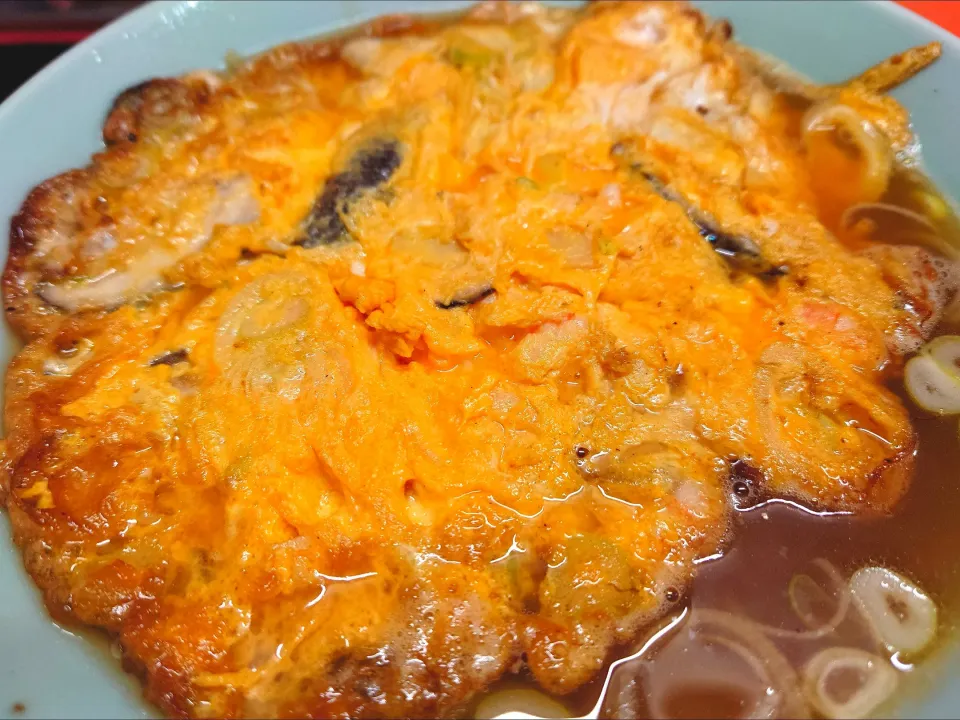 【創業年不明】 
中華料理 天津
天津麺 (700円)
＋半ライス (沢庵付き、100円)
＠十条3分 
(JR赤羽駅から徒歩30分)
25082
〈醤43塩16噌󠄀9タ3昆5出3F3冷0〉|大脇さん