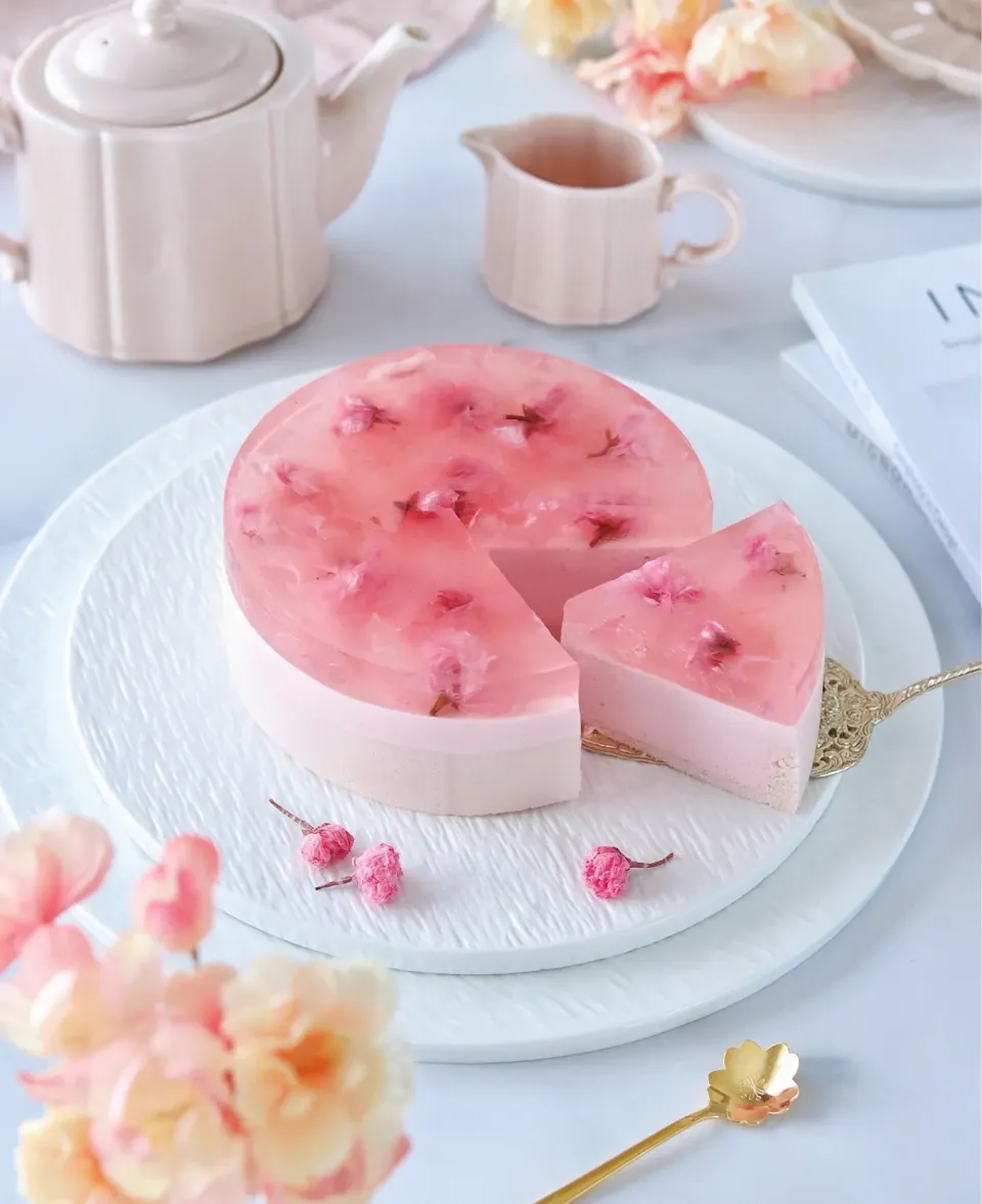桜ムースケーキ🌸|もえさん