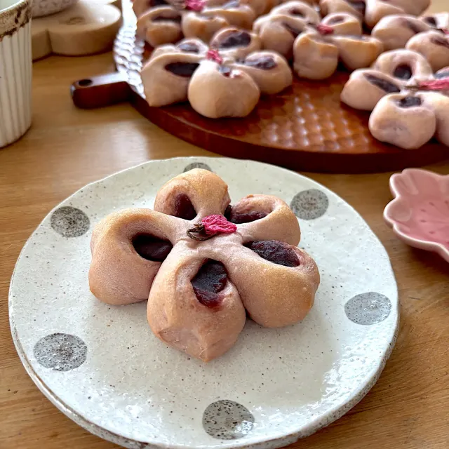 Snapdishの料理・レシピ写真:桜あんぱん｜おうち桜スイーツも満開です🌸