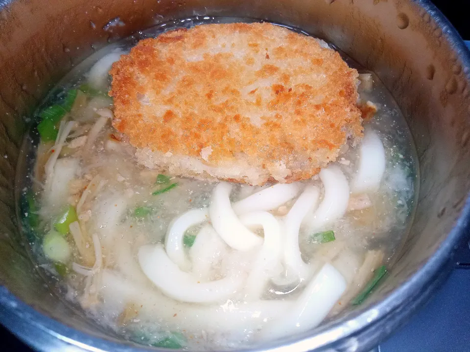 みぞれ仕立てのなめ茸と肉そぼろ入りとろみ付きコロッケうどん|darkbaronさん