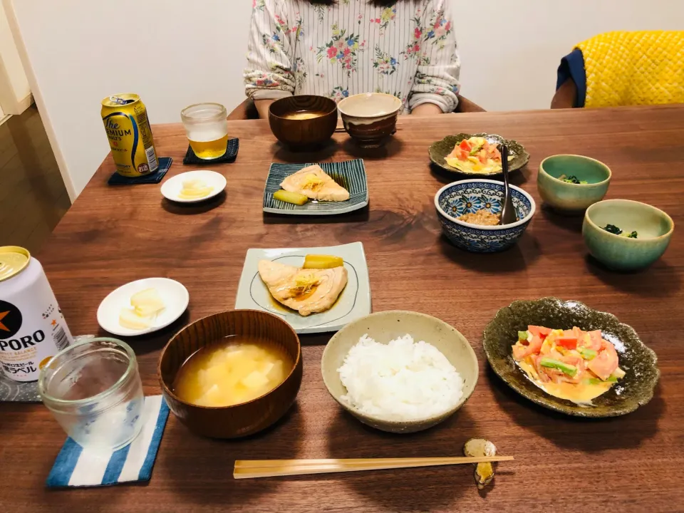 メカジキの煮付け、トマトとアスパラとたまごのサラダ、小松菜とツナの和え物|タロッカ主夫見習いさん
