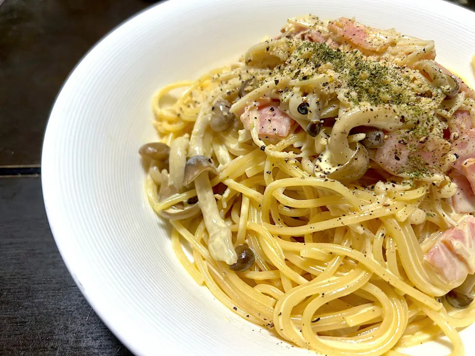 きのことベーコンのカレークリームパスタ|ハルさん