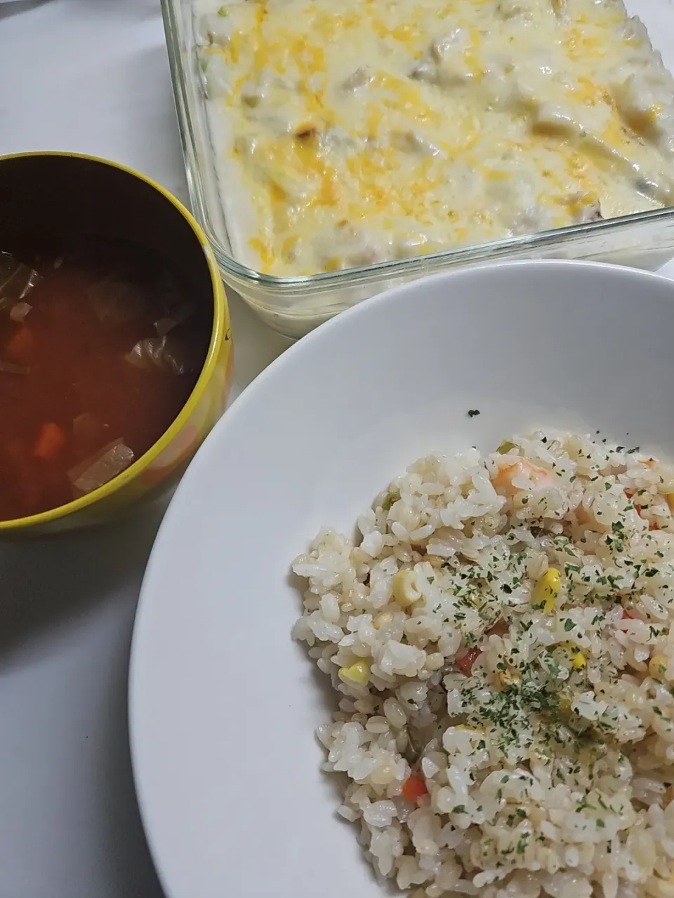 ☆夕飯☆野菜グラタン、海老ピラフ、ミネストローネ|ｼｮｺﾗさん