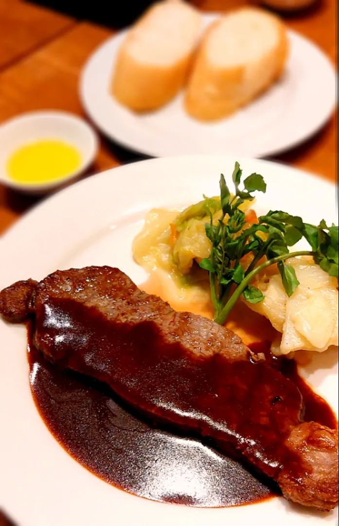 サーロインステーキのマデラソース|きつねさん