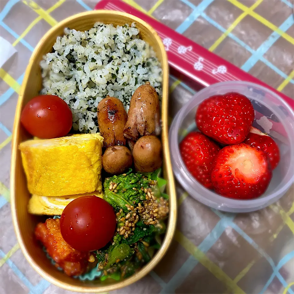寝坊残り物弁当😅|まるちゃんさん