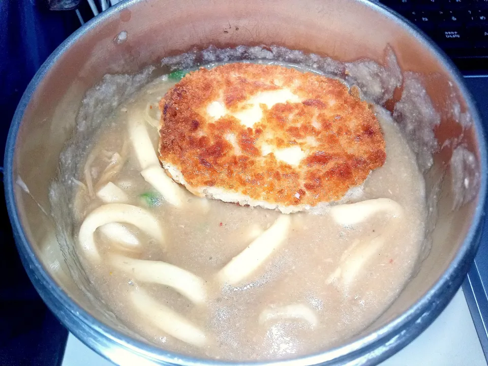 ご飯ごと粉砕した牛丼のコロッケうどん|darkbaronさん