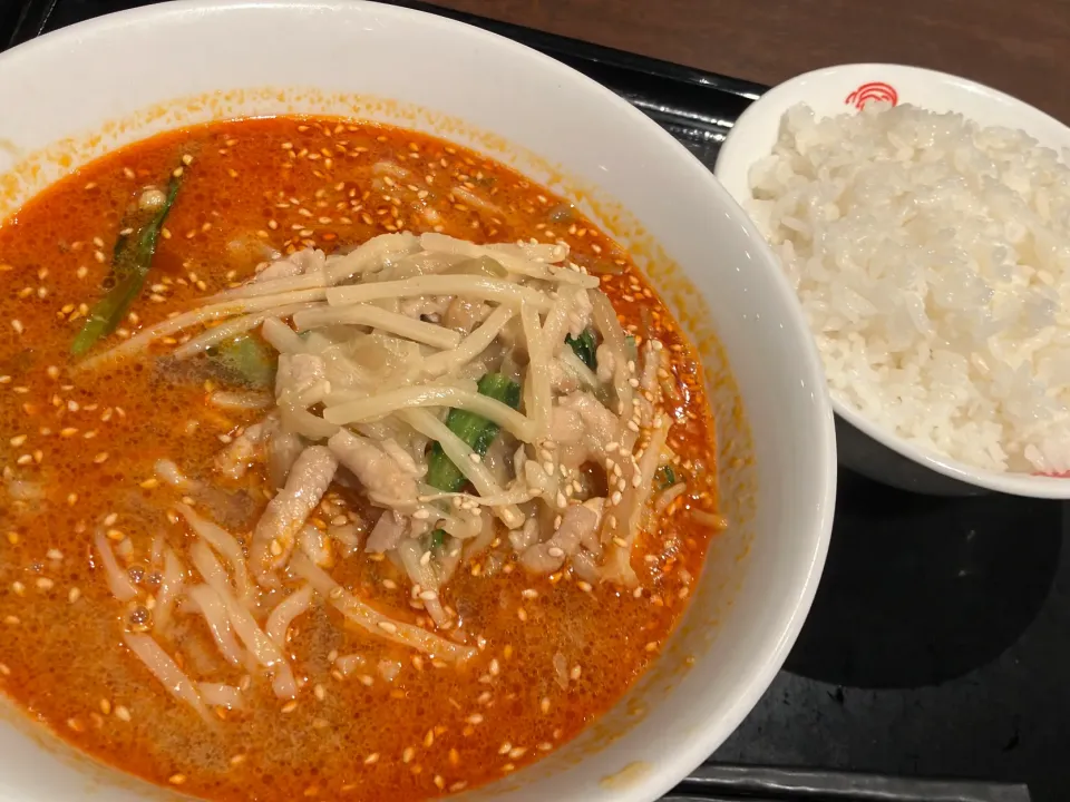 こだわり四川担々麺とライス大盛り🍚|まさとさん