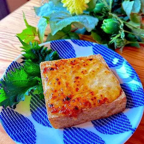 「プラス糀 糀美人 肉用みそ漬けの素」を使ってみたSnapdishの料理・レシピ写真:厚揚げのツナ味噌焼き