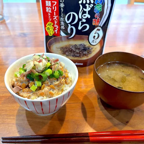 「フリーズドライ顆粒みそ汁　料亭の味　黒ばらのり」を使ってみたSnapdishの料理・レシピ写真:朝ごはん(納豆&のりのお味噌汁)