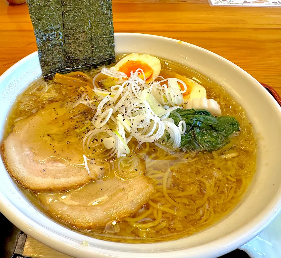 ⛳️醤油ラーメン|流線形さん