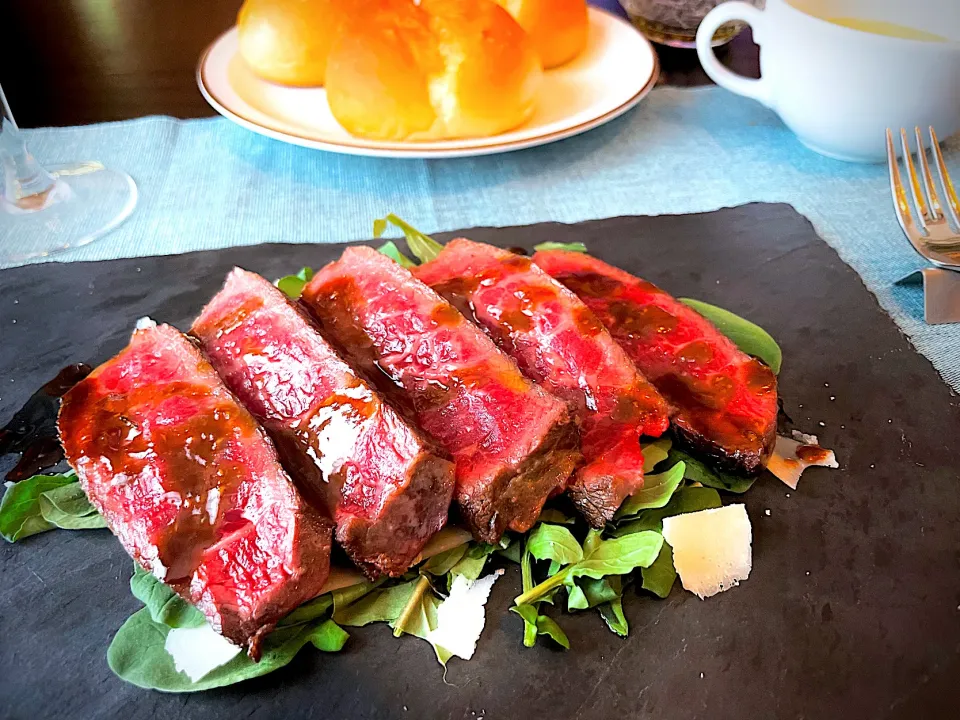 Tagliata con aceto balsamico e salsa wasabi|楓さん