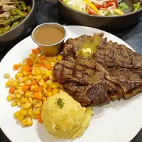 porterhouse steak with garlic herb butter|The Kitchen Kittiesさん