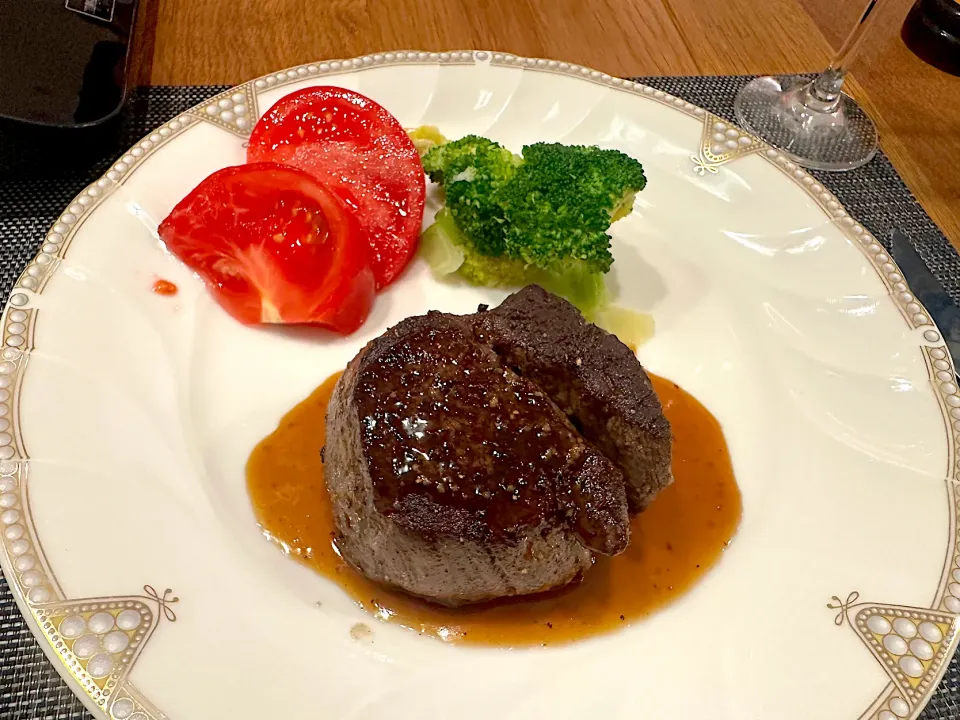 ヒレステーキ🥩　88のステーキソースで😋|BUBUさん