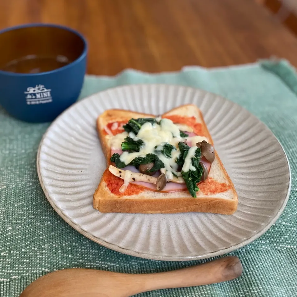 菜の花ときのこのピザトースト|タラ夫さん