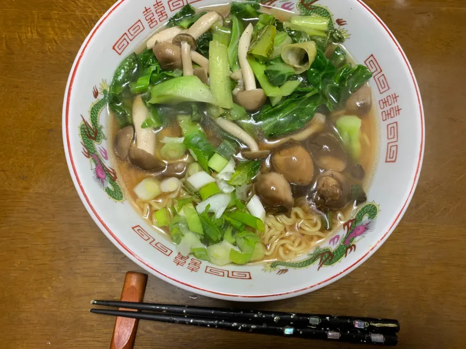 昼食　野菜炒めラーメン🍜|ATさん