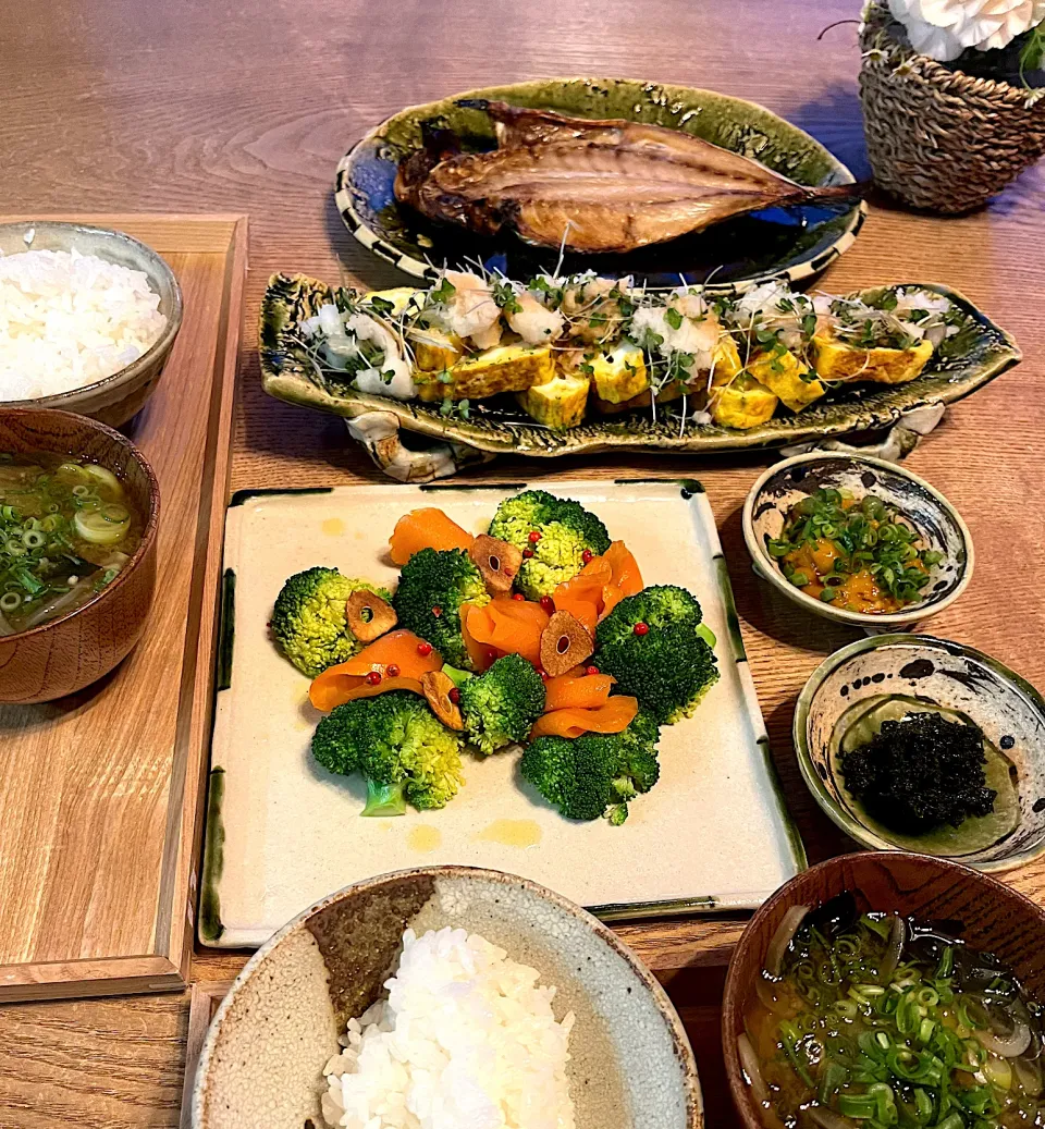 鯵の開き　しらす入りだし巻き卵　ブロッコリーサラダ　自家製山椒の葉佃煮|izunさん