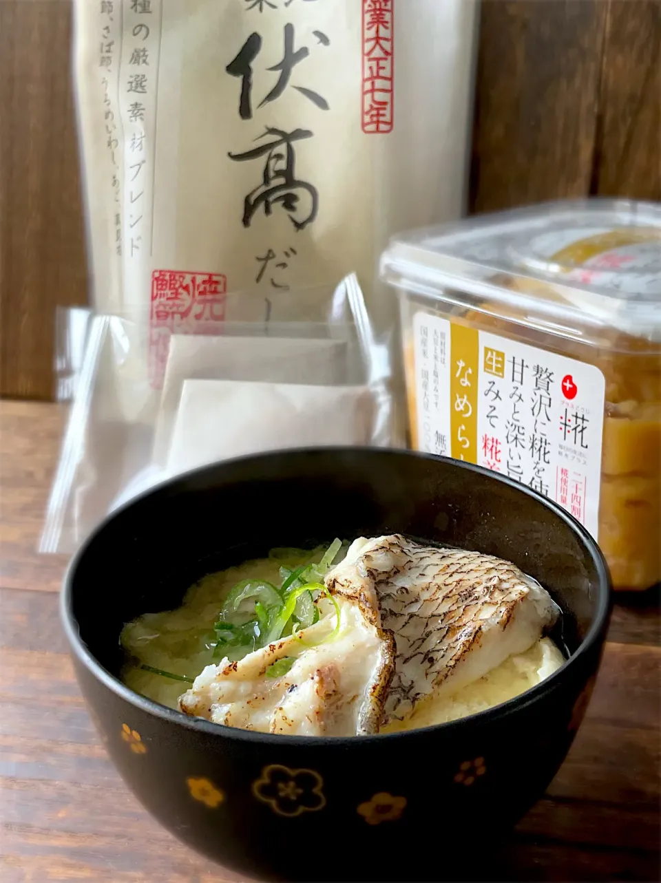 釣り魚🎣真鯛のみそ汁with伏髙だしパック|9421beruさん