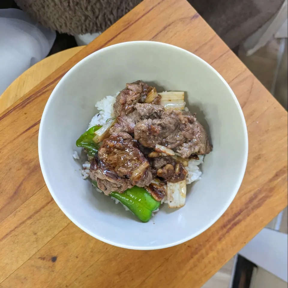 厚切り牛ヒレの焼き肉丼✽ローストビーフ味|mi_neneco♪さん