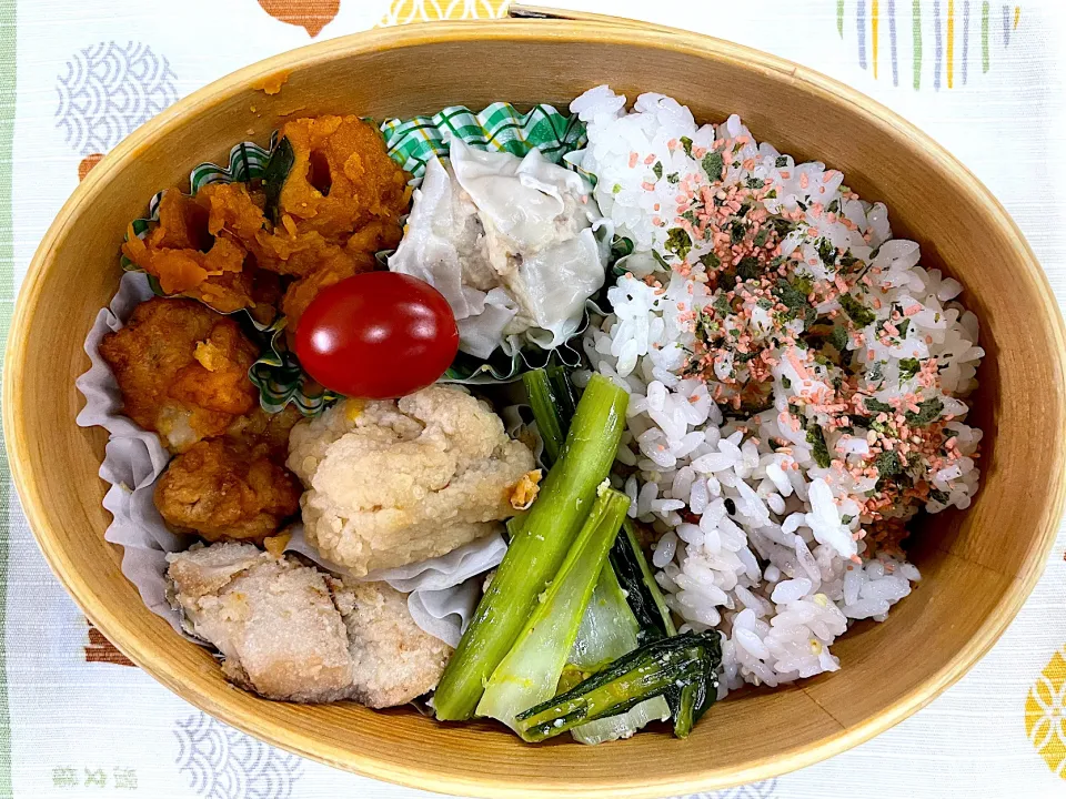 サバ竜田揚、唐揚、シウマイ、おばんざい🍱|なお🅿️さん
