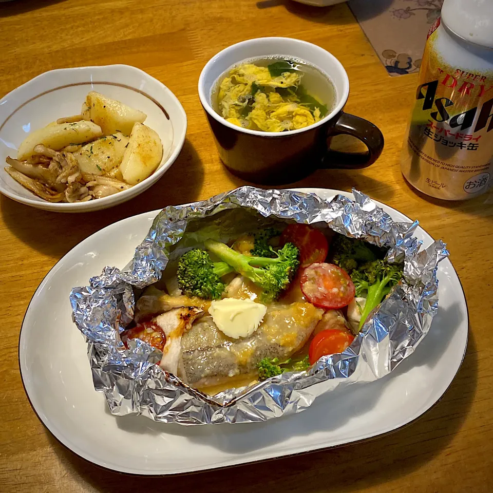 タラのみ？味噌バターホイル焼きと、じゃがいもと舞茸のバターソテーと、たまごスープ|もえさん