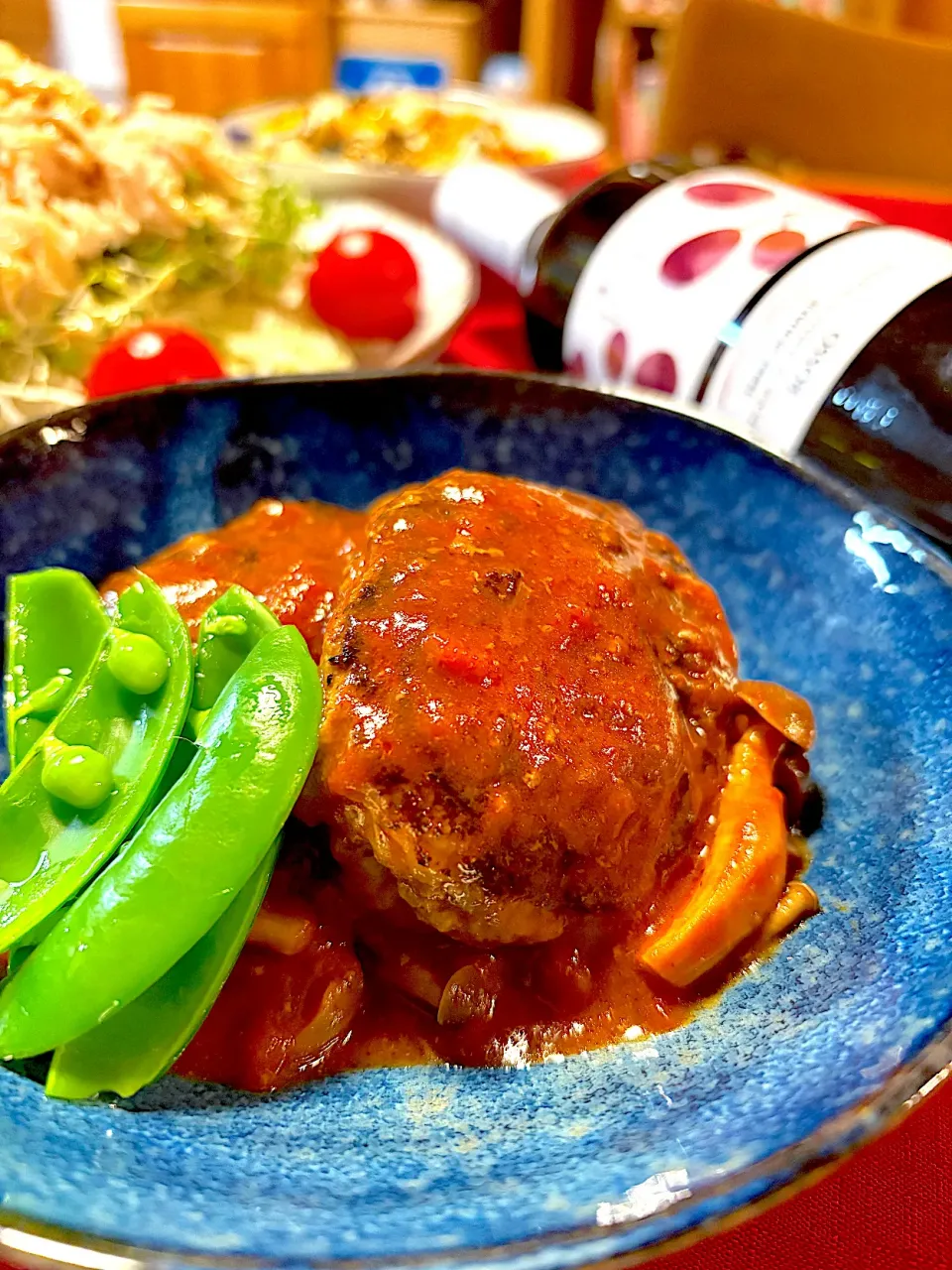 トマトソースハンバーグ🍅|おかちさん