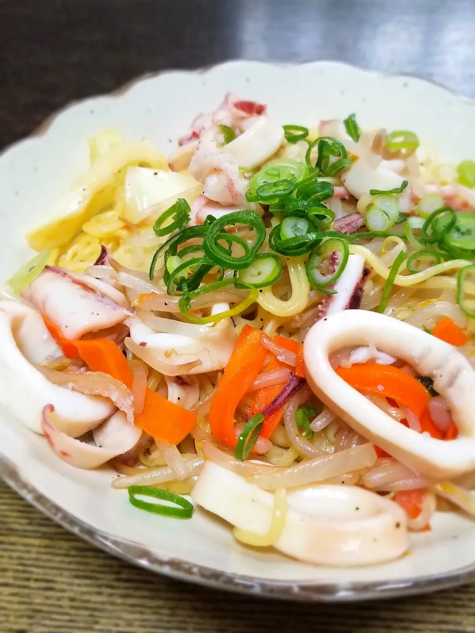パパ作👨ヤリイカの塩焼きそば|ぱんだのままんさん