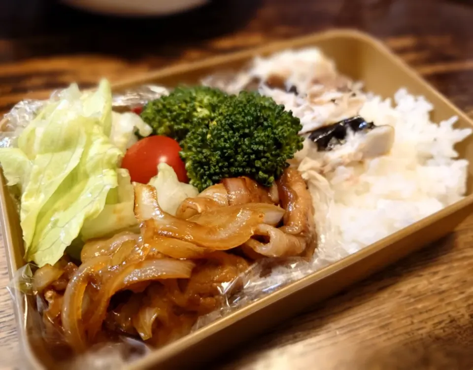 豚焼肉とサバの塩焼き弁当(*^^*)|しーPaPaさん