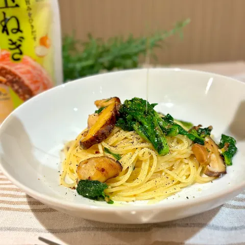 「プラス糀 玉ねぎ生塩糀」を使ってみたSnapdishの料理・レシピ写真:菜の花と椎茸の玉ねぎ生塩糀パスタ