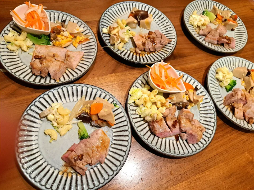醤油カーリックのポークステーキ　高野豆腐と干し椎茸の卵とじ　残り物|m aさん