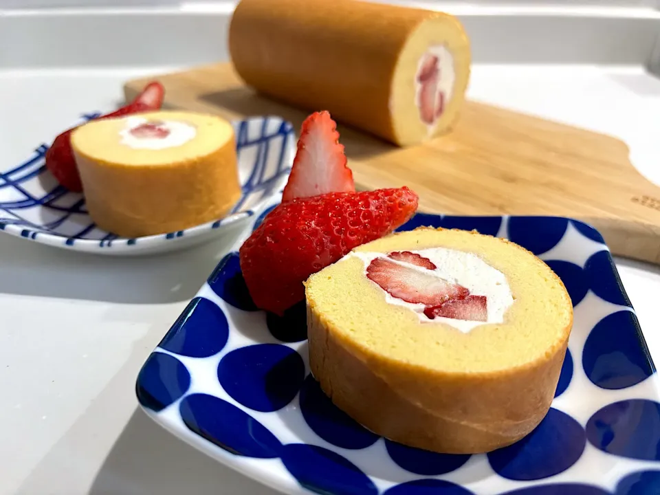 いちごのロールケーキ🍓|さっちんさん