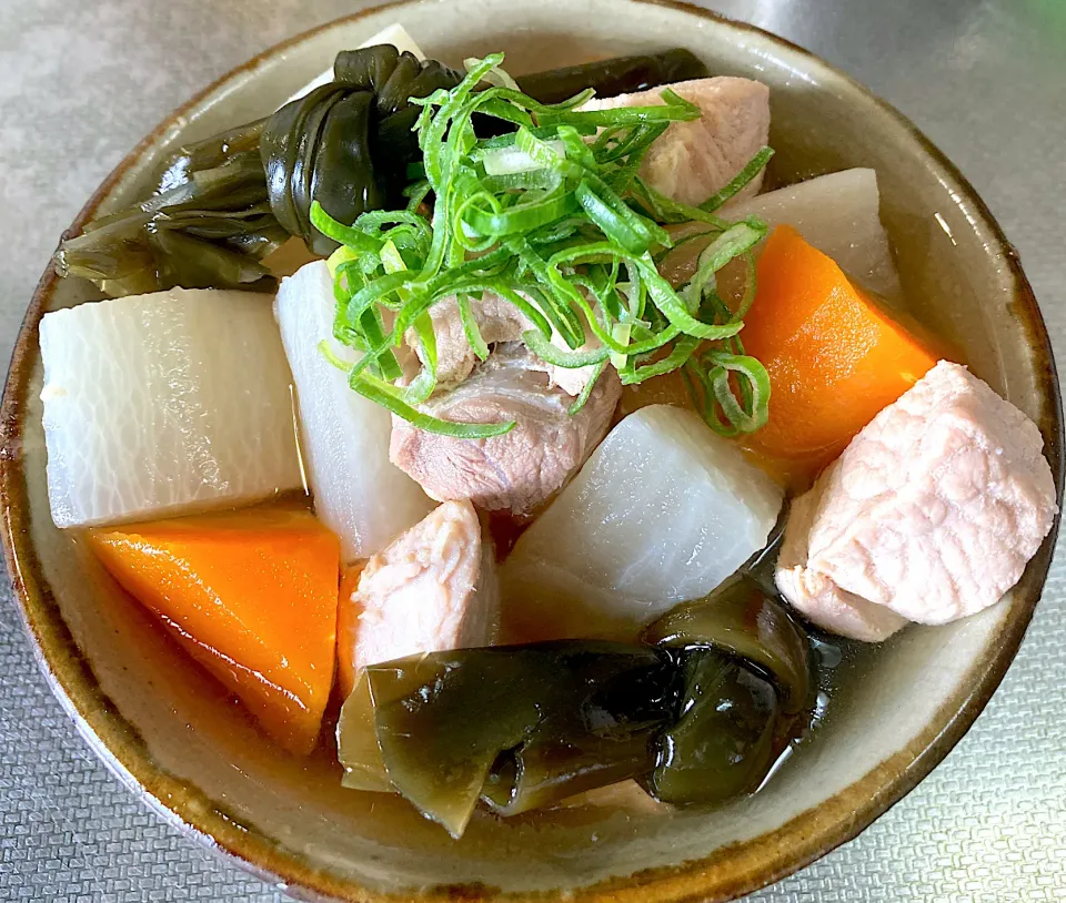 グーヤーヌジジル（沖縄豚ウデ肉汁）|satoruさん