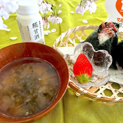 「フリーズドライ顆粒みそ汁　料亭の味　黒ばらのり」を使ってみたSnapdishの料理・レシピ写真:おにぎりランチ