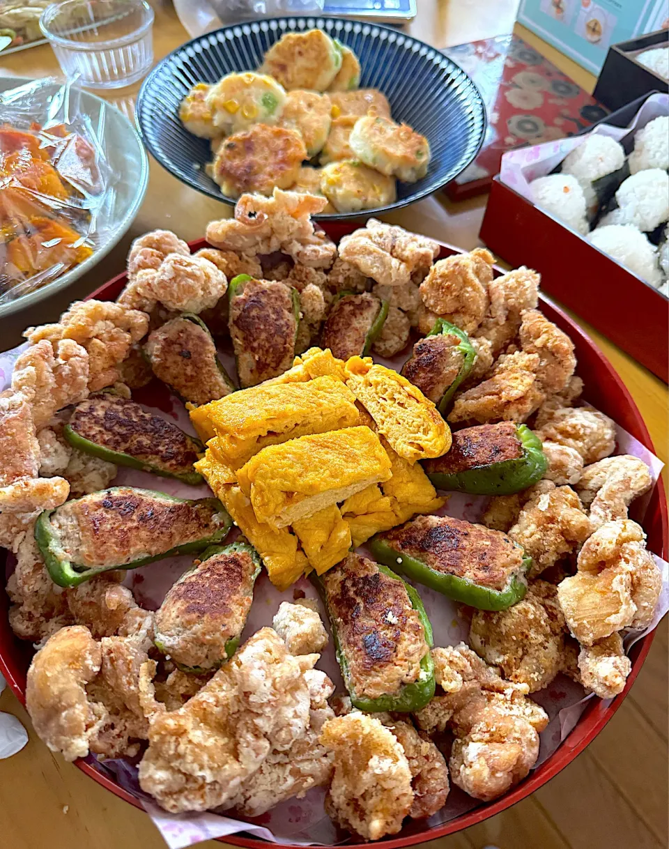 孫達の好きなものを作ってお花見ピクニック|さらっと🍀さん