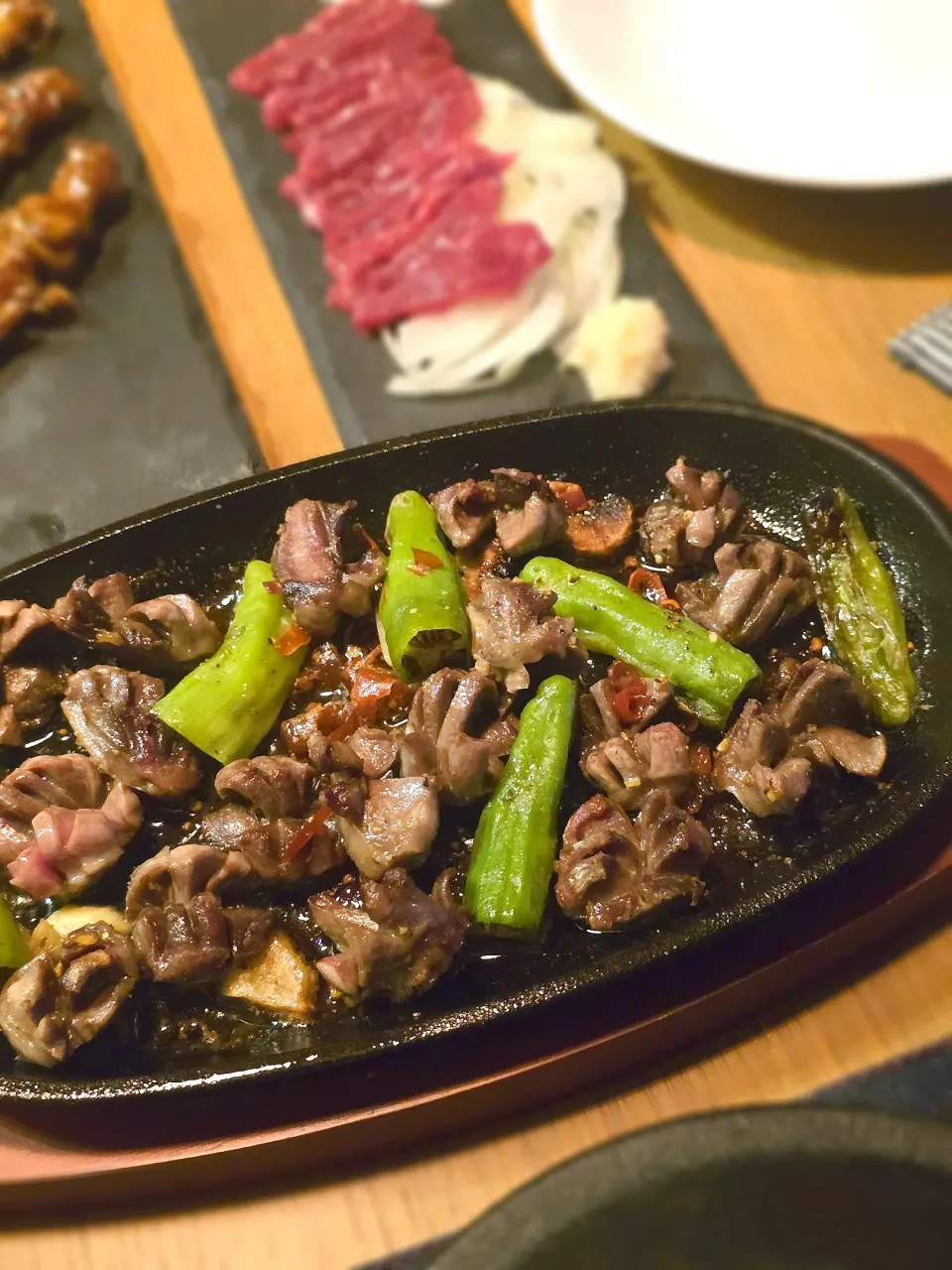 オハナシマンさんの料理 ししとうと砂肝ニンニクのナンプリックナンプラーバター焼き|オハナシマンさん