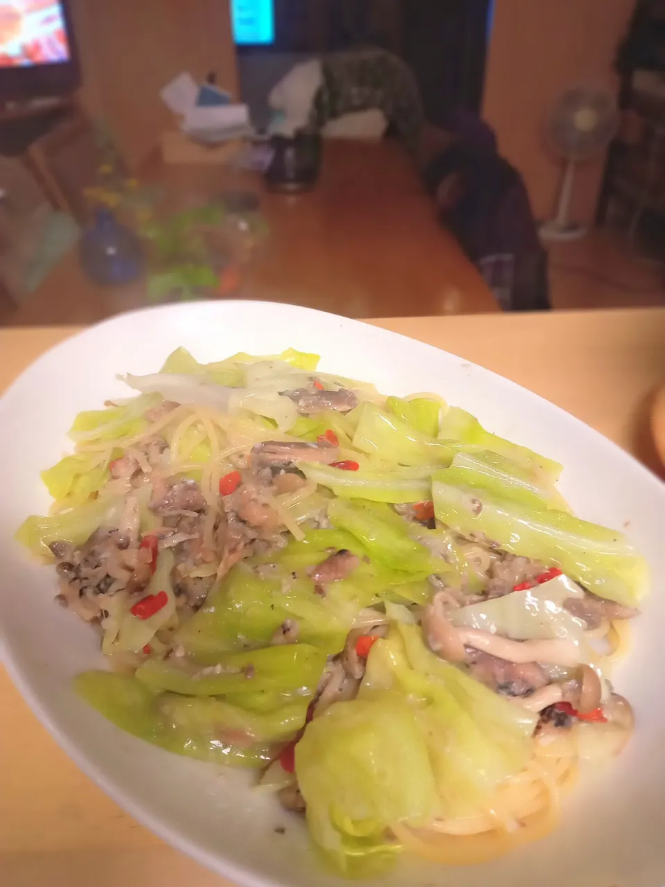 オイルサーディンと春キャベツのペペロンチーノ|はぁとびぃとさん