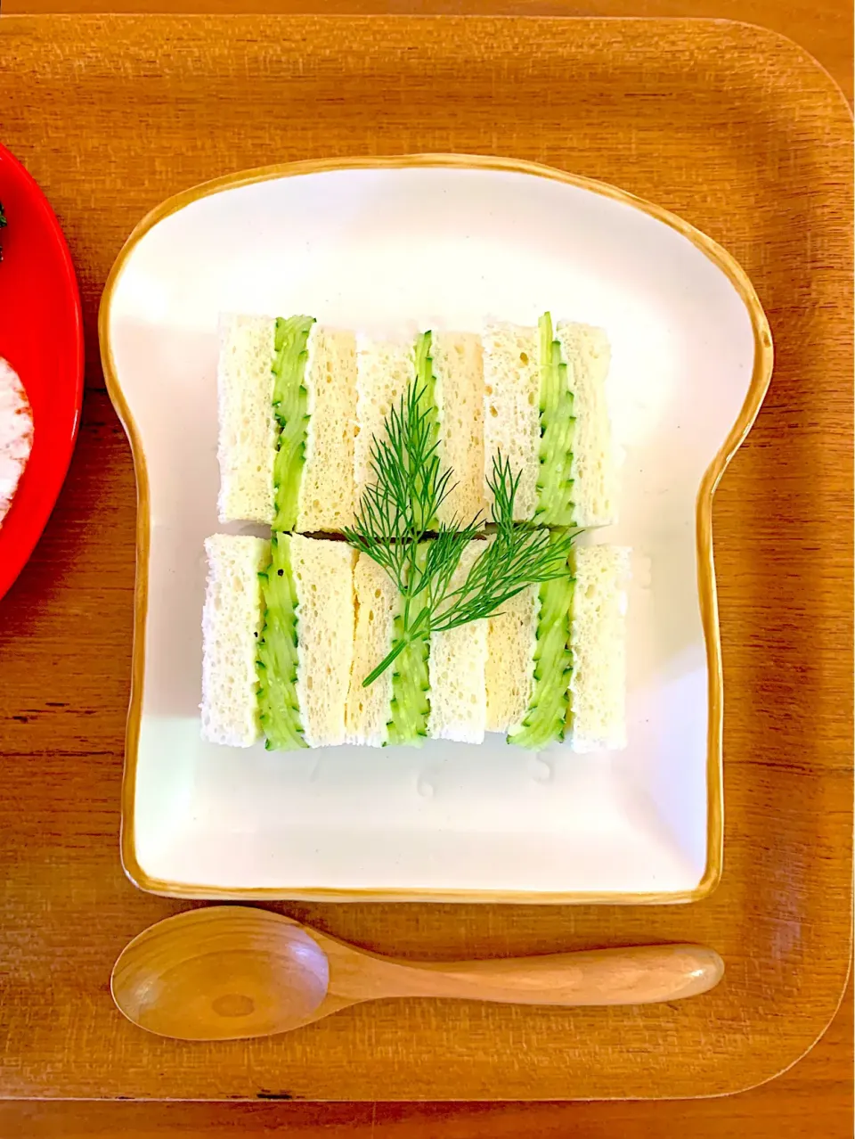 キューカンバーサンドのおぼんごはん|すずさん