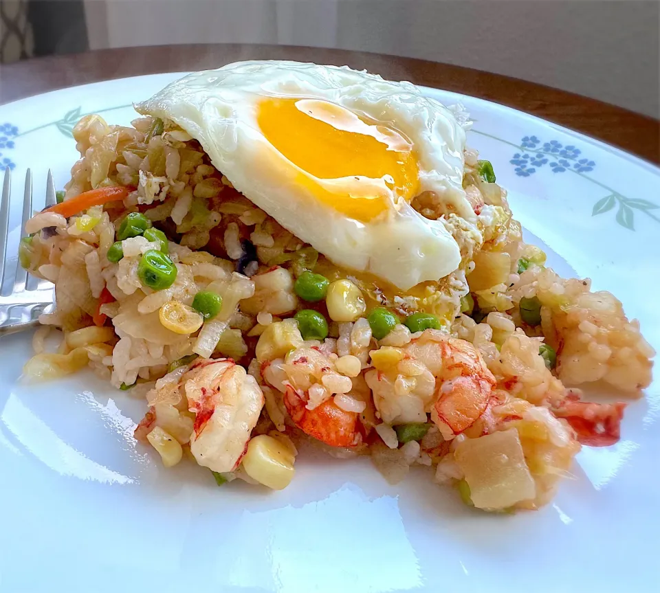 Shrimp Fried Rice with Runny Egg — A Savory Stir-Fry with a Touch of Elegance|Laki Maikaʻiさん