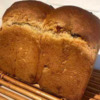 くるみとイチジクの食パン|rikoさん