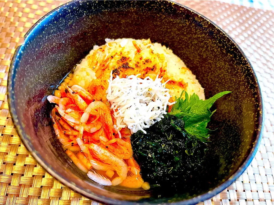 桜海老 しらす 生海苔 の 焼きおにぎり茶漬け|KANAさん