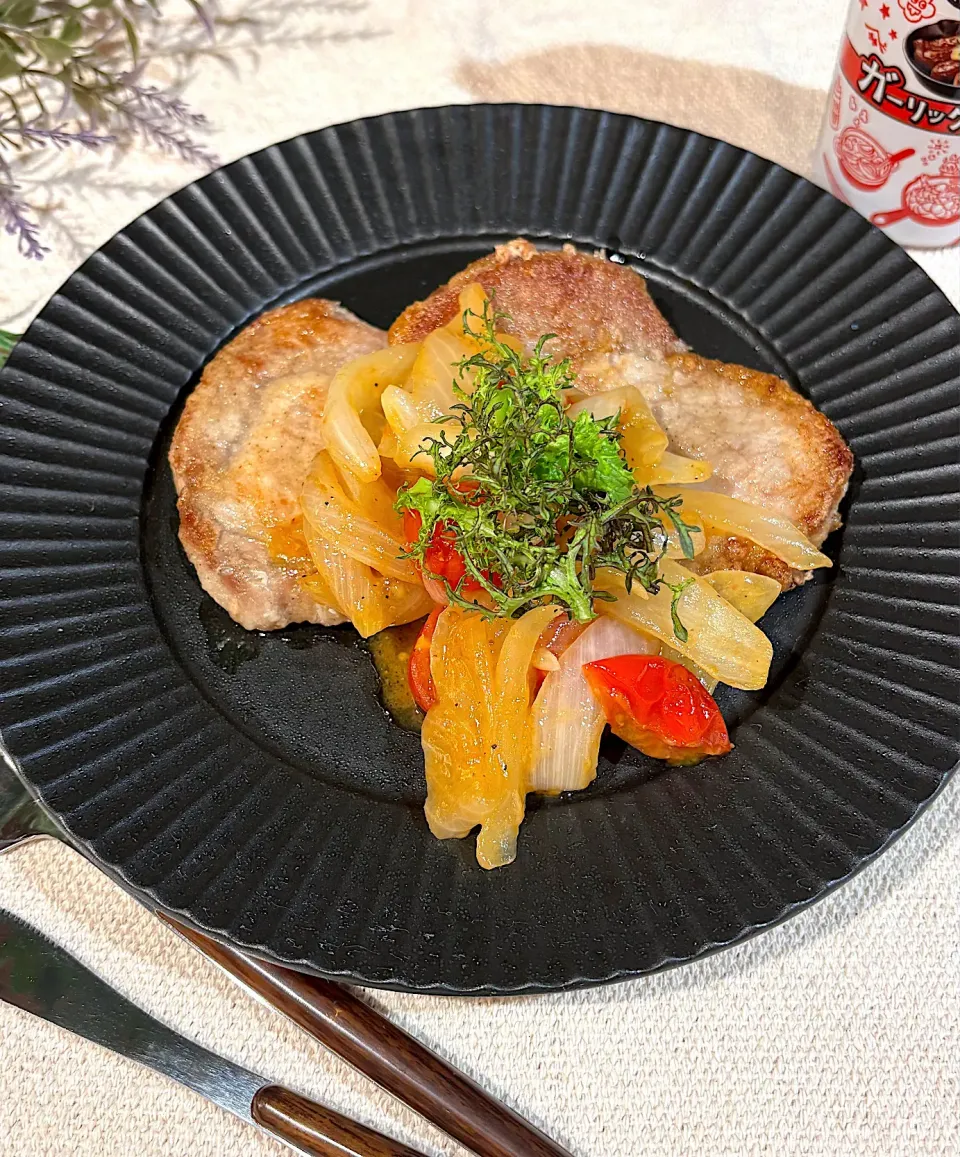 豚肉の新玉ねぎ Yummyソース|akikoさん