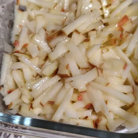 「プラス糀 生塩糀 こしタイプ」を使ってみたSnapdishの料理・レシピ写真:青いりんごとプラス糀生塩糀こしタイプを混ぜたもの。