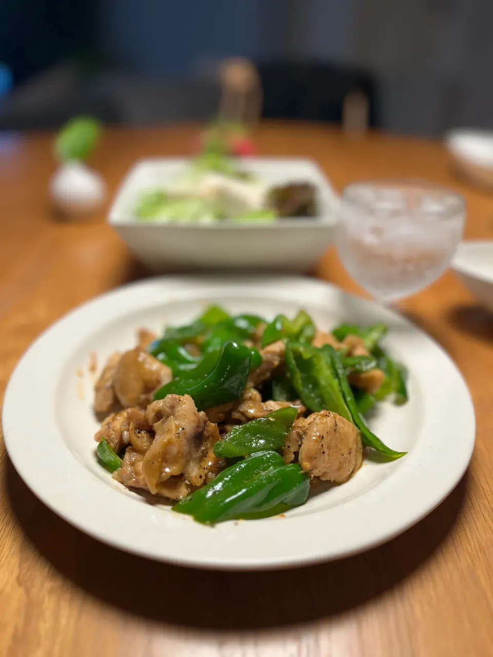 4/9の夕食　鶏とピーマンのガーリック炒め|yoneさん